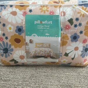 Pillowfort Queen Comforter Floral